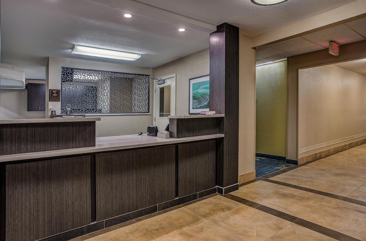 Candlewood Suites Louisville Airport By Ihg Ngoại thất bức ảnh